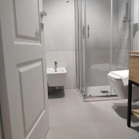Relaxing Retreat In Trieste, Two-bedroom Apartman *