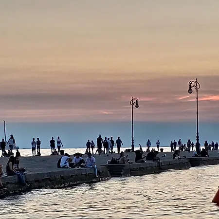 Apartman Relaxing Retreat In Trieste, Two-bedroom *